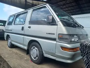 Mitsubishi L300 2004 Silver