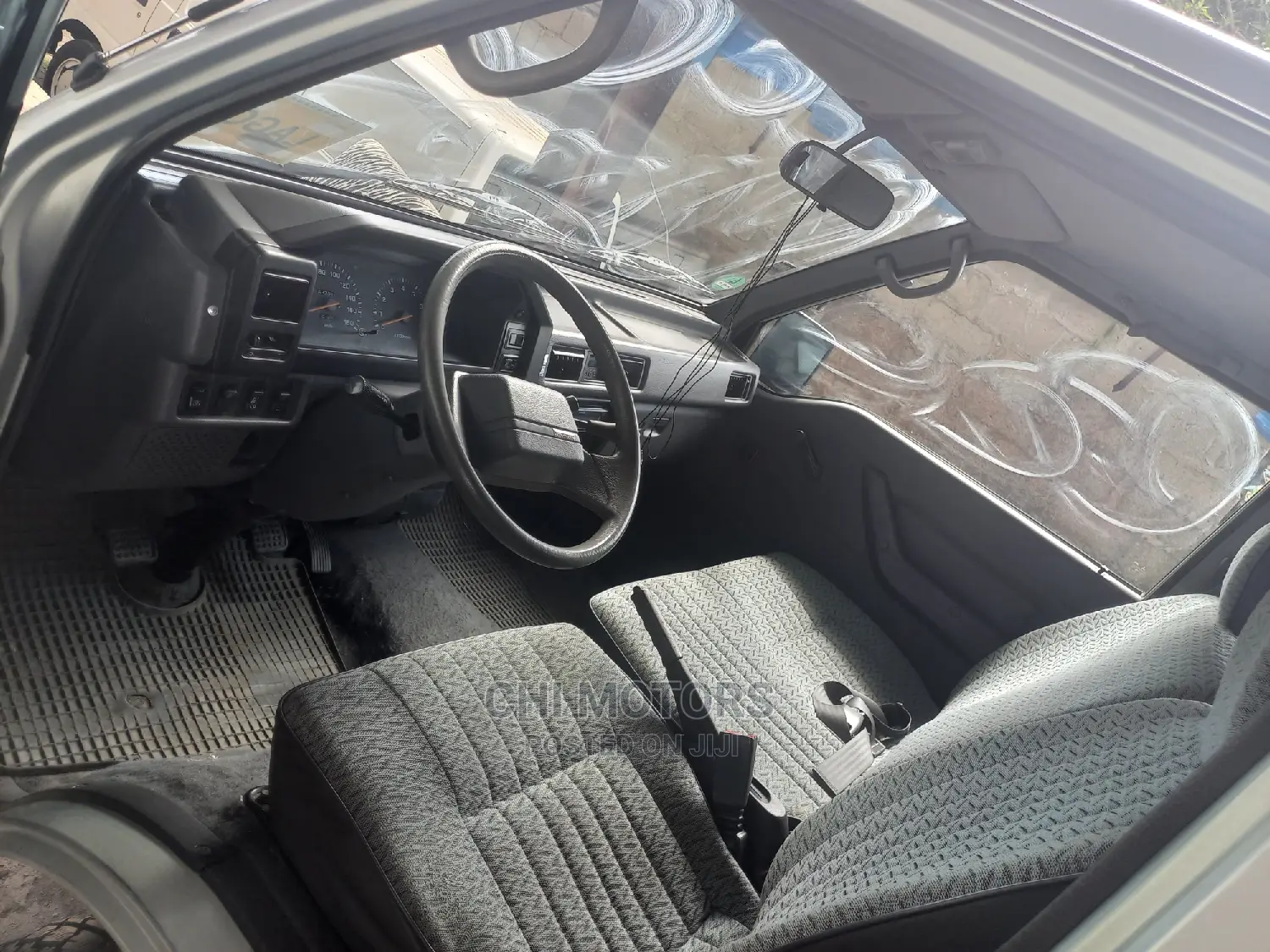 Mitsubishi L300 2004 Silver
