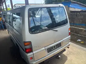 Mitsubishi L300 2004 Silver