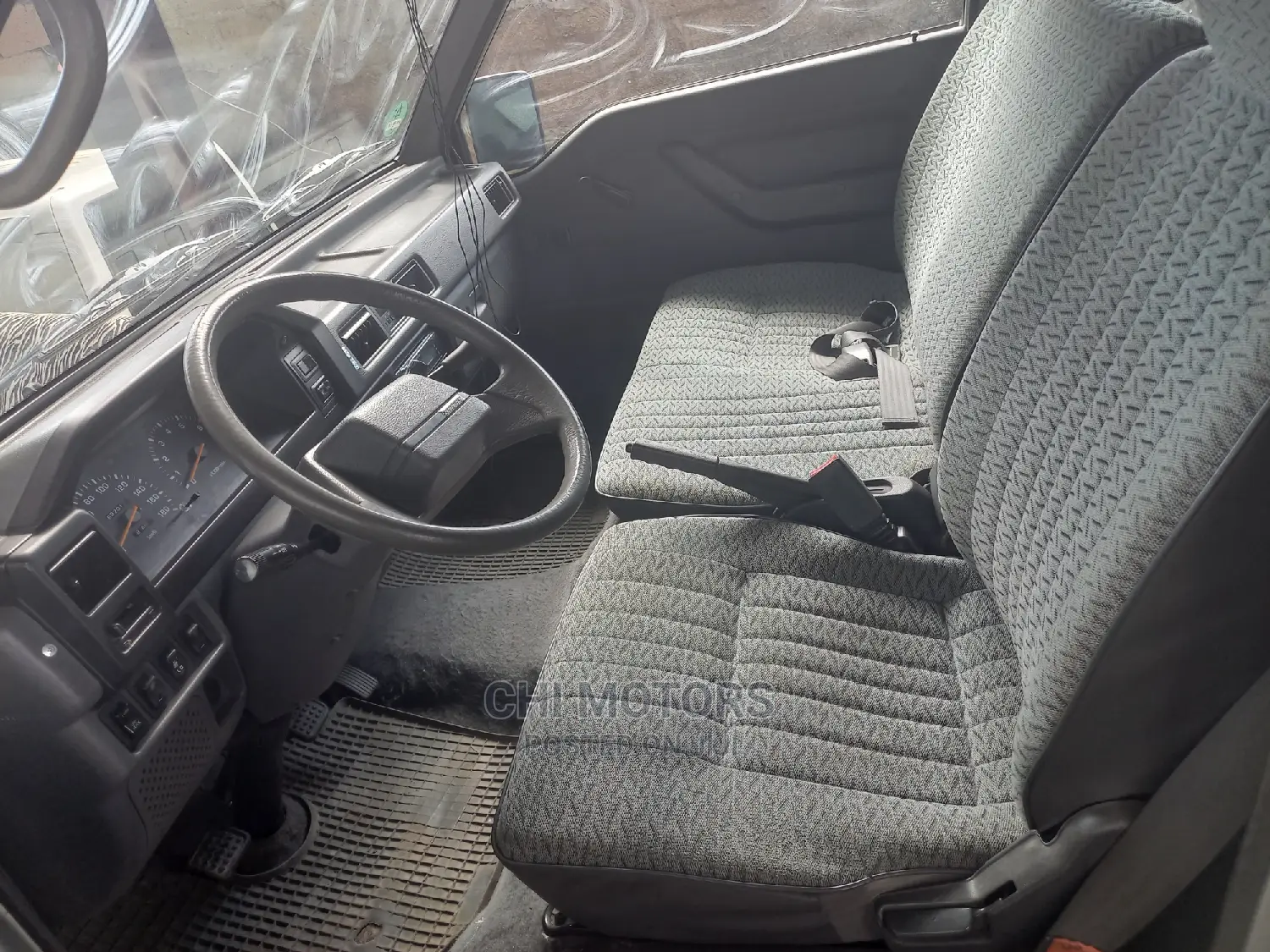 Mitsubishi L300 2004 Silver