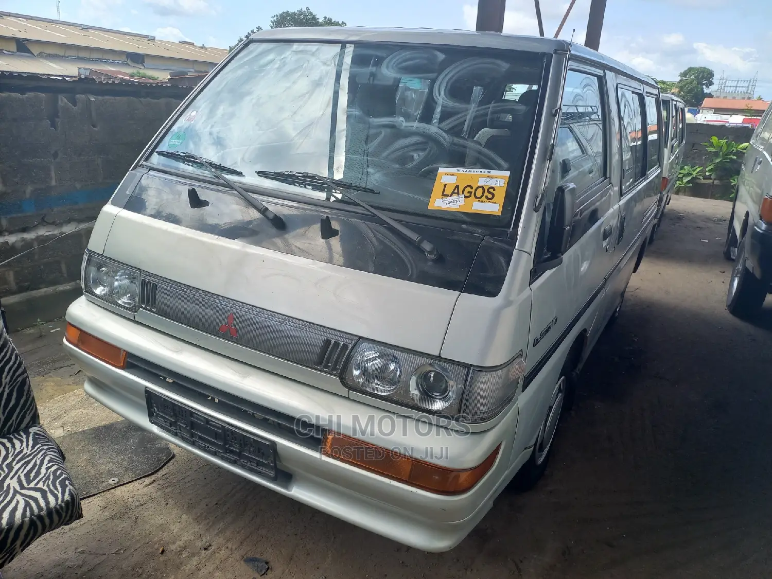 Mitsubishi L300 2004 Silver