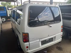 Mitsubishi L300 2005 White