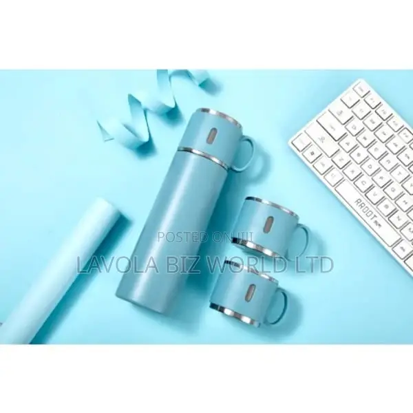 Vacuum Flask With Two Cups