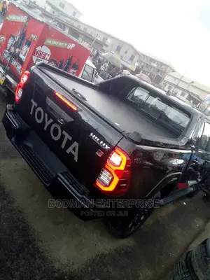 Sliding Boot Cover for Hilux