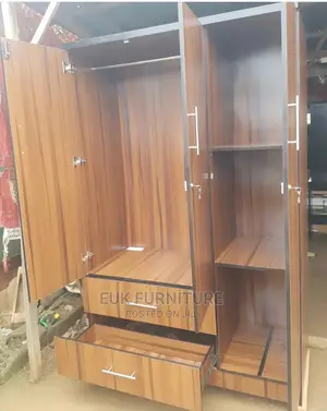 3.5ft by 6ft Wardrobe ( Three Doors)