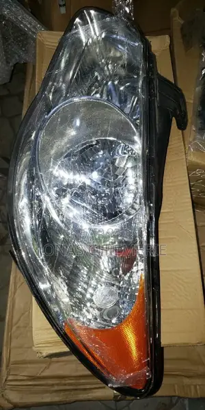 Hyundai Elentra 2008 Headlights