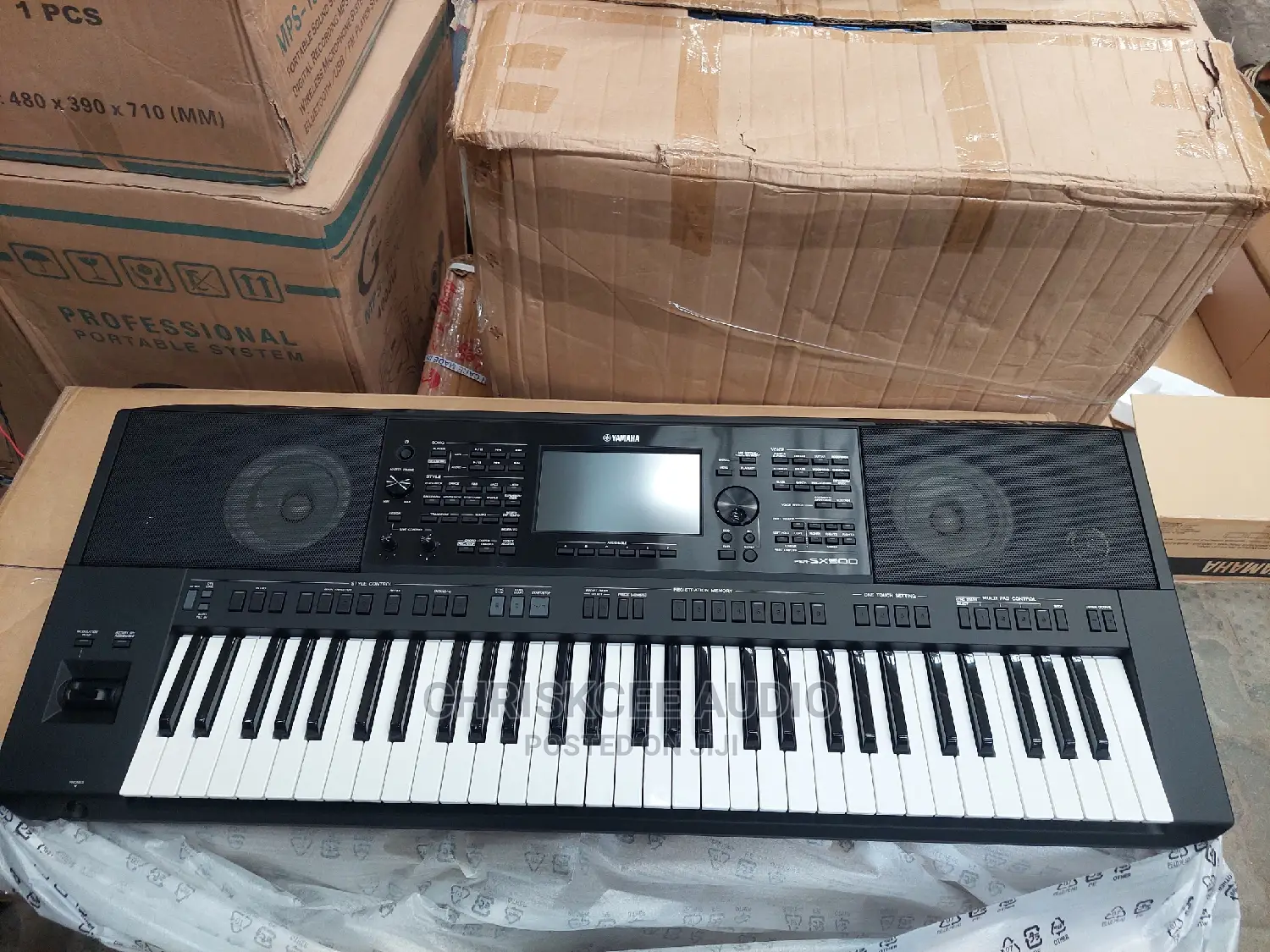 Yamaha Psr SX900 Keyboard With Adapter