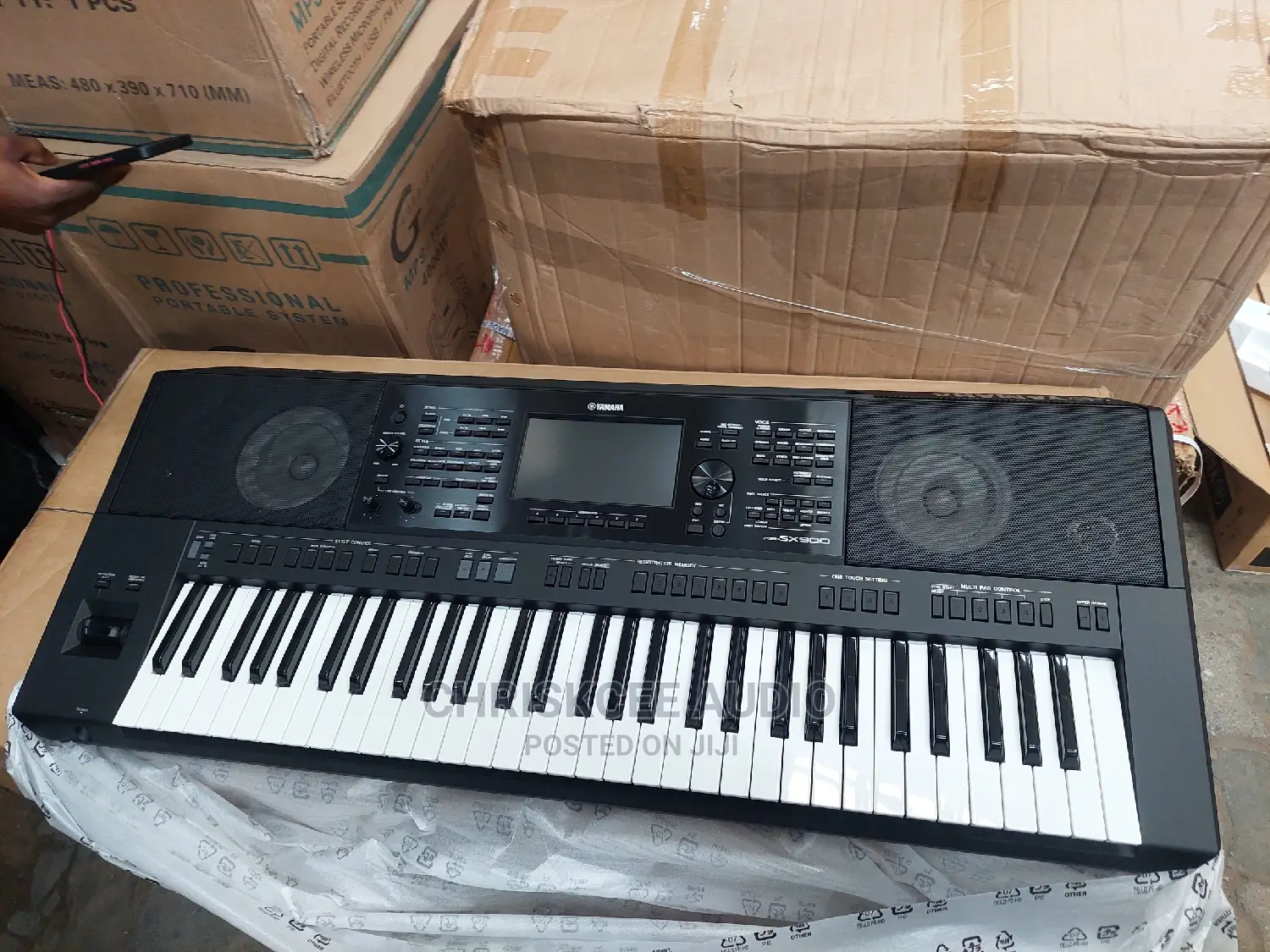 Yamaha Psr SX900 Keyboard With Adapter