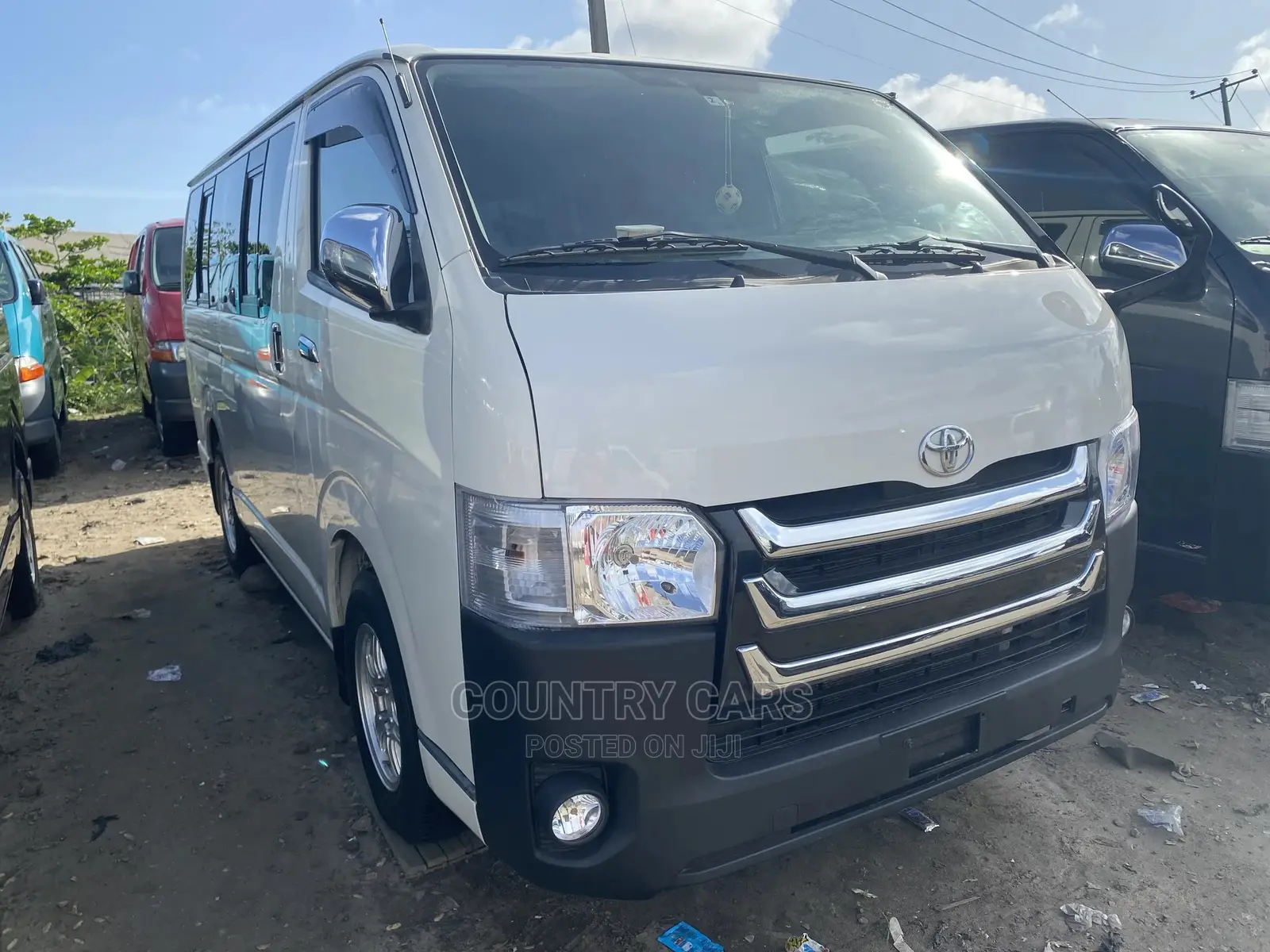 Toyota HiAce 2010 White