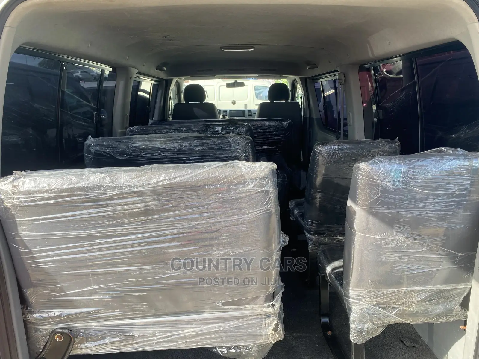 Toyota HiAce 2010 White