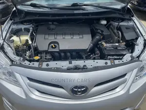Toyota Corolla 2011 Silver