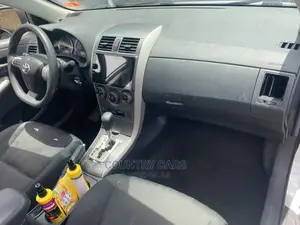 Toyota Corolla 2011 Silver