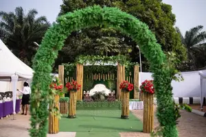 Trad Wedding Decor