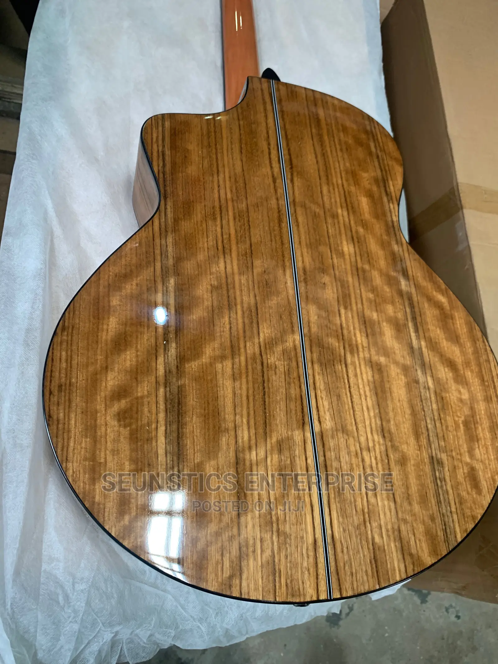 Quality Smiger GN-30J Electro Acoustic Guitar