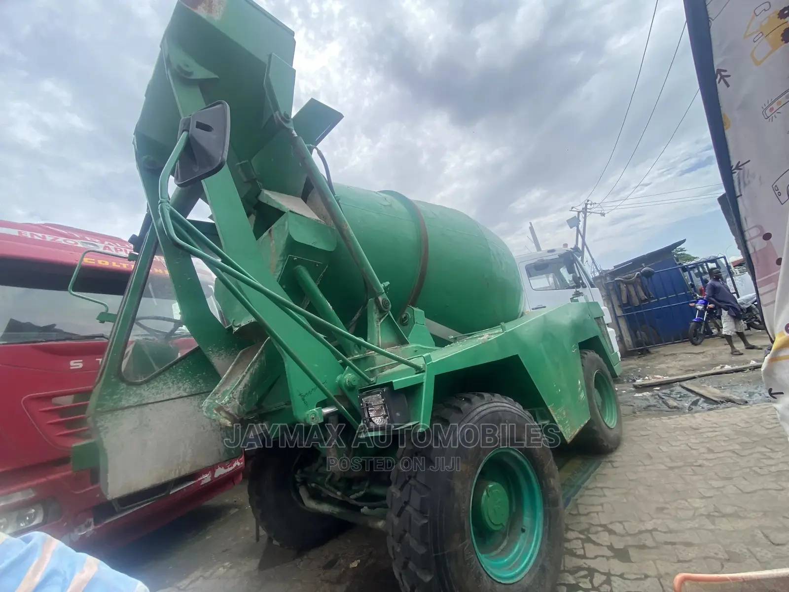 Selfloader Concrete Mixer