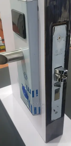 Cardlock Device
