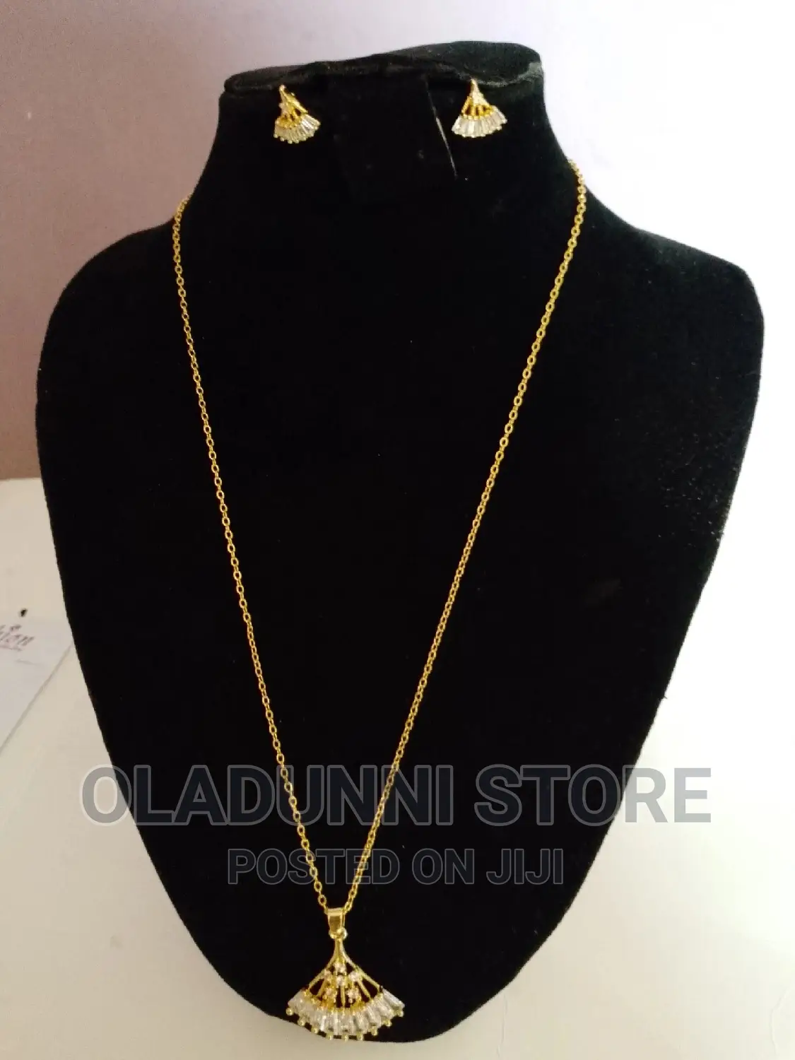 Earring, Chain and Pendant