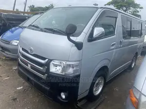 Toyota HiAce 2010 Silver