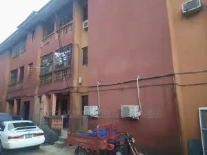 10bdrm Block of Flats in Okporo Road Rumuodara for Sale