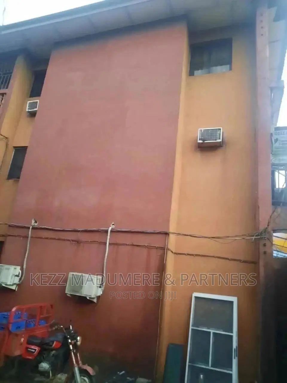 10bdrm Block of Flats in Okporo Road Rumuodara for Sale