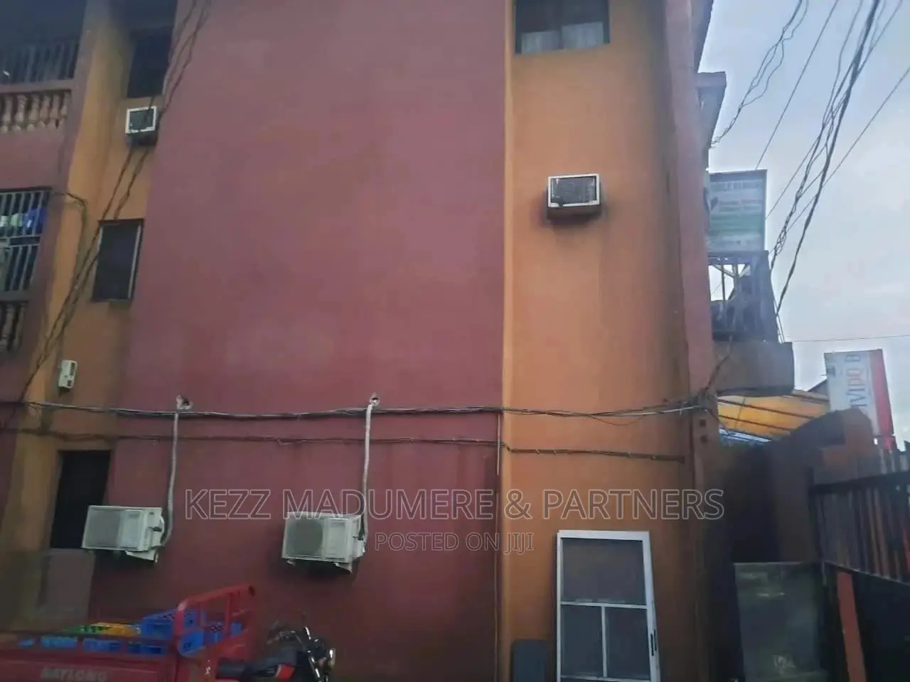 10bdrm Block of Flats in Okporo Road Rumuodara for Sale