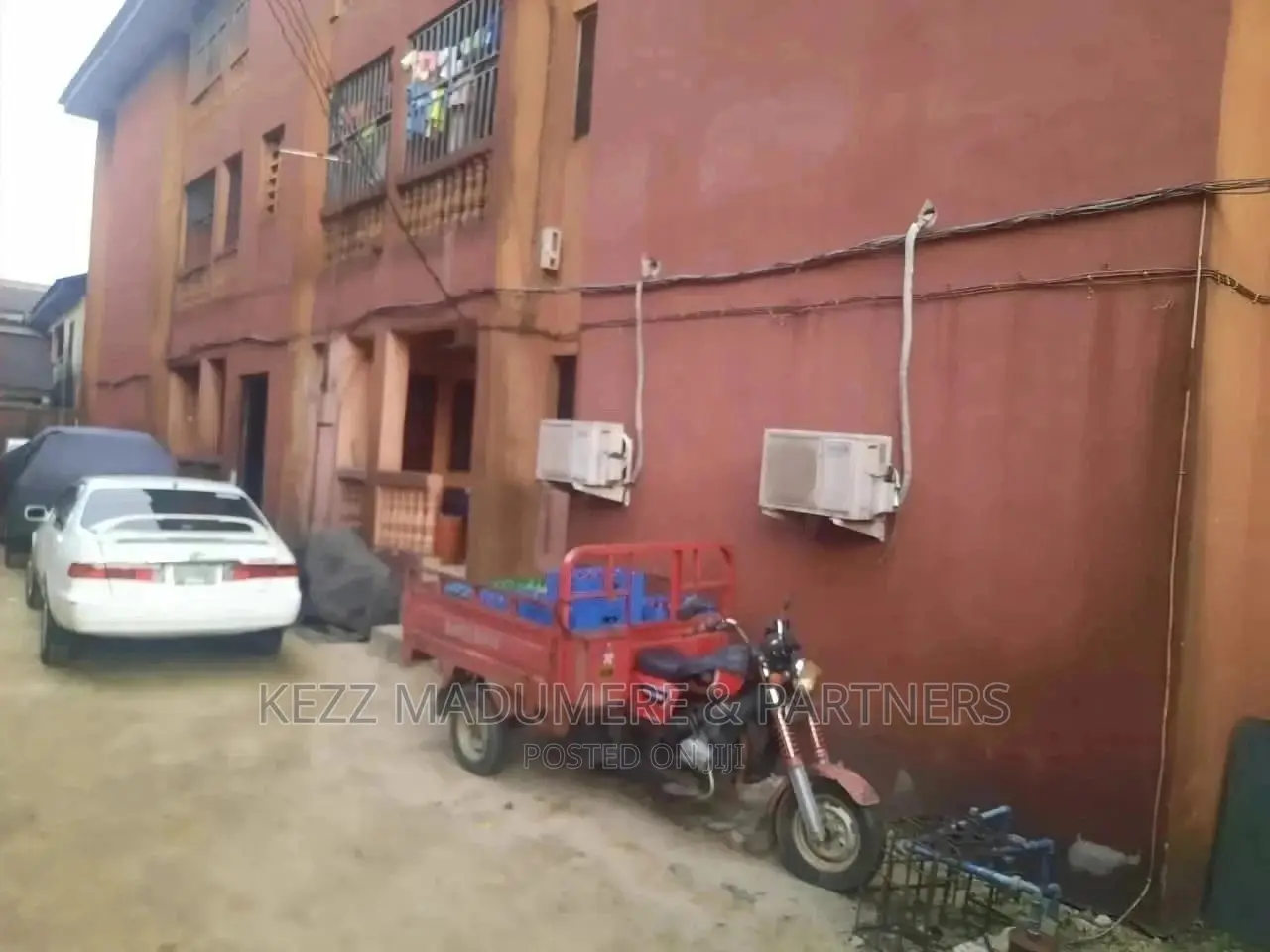 10bdrm Block of Flats in Okporo Road Rumuodara for Sale