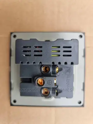 Non-Smart 13a Universal Wall Socket With Usb and Type C