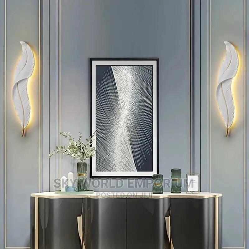 Feather Wall Lamp