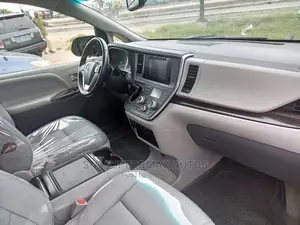 Toyota Sienna 2015 Gray