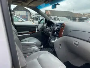 Toyota Sienna 2005 Silver