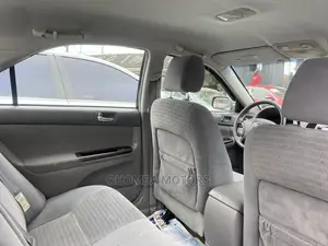 Toyota Camry 2005 Gray