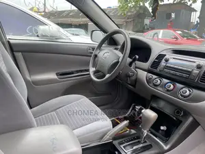 Toyota Camry 2005 Gray