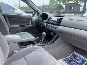 Toyota Camry 2005 Gray