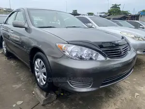 Toyota Camry 2005 Gray
