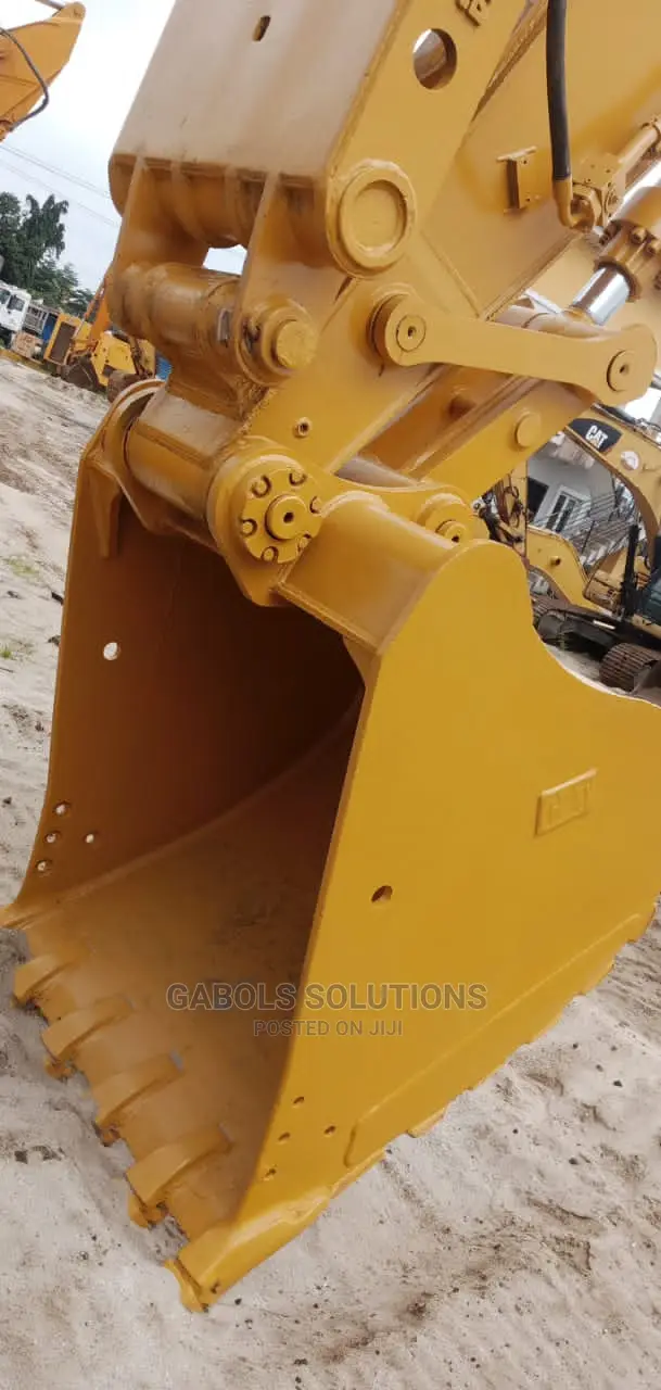Excavator 330cl