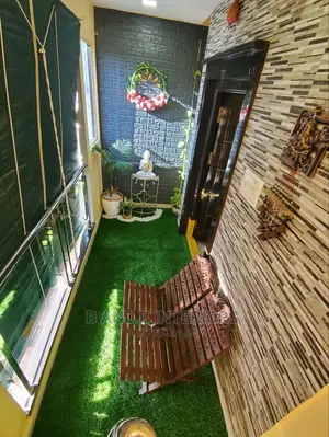 Wall Flowers Designs and Decor