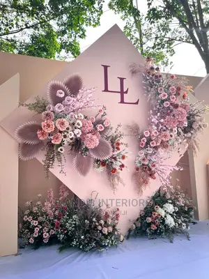 Wall Flowers Designs and Decor