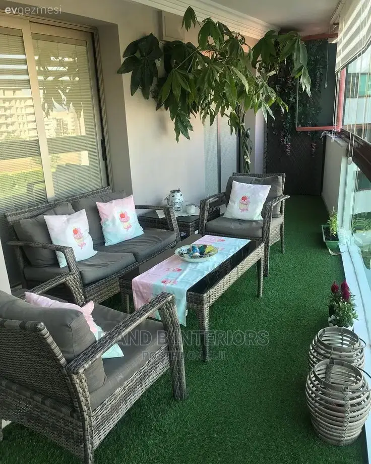 Wall Flowers Designs and Decor