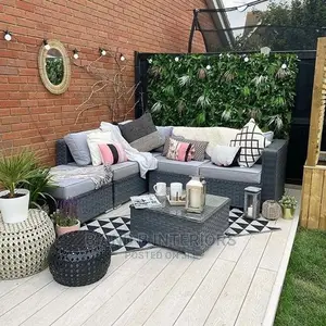 Wall Flowers Designs and Decor