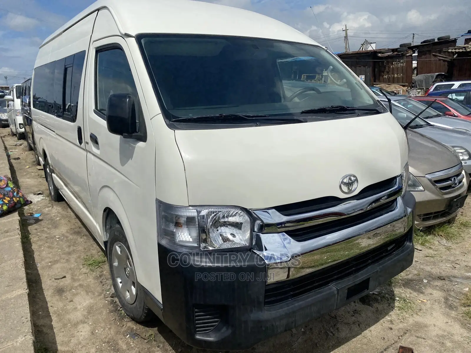 Toyota HiAce 2013 White