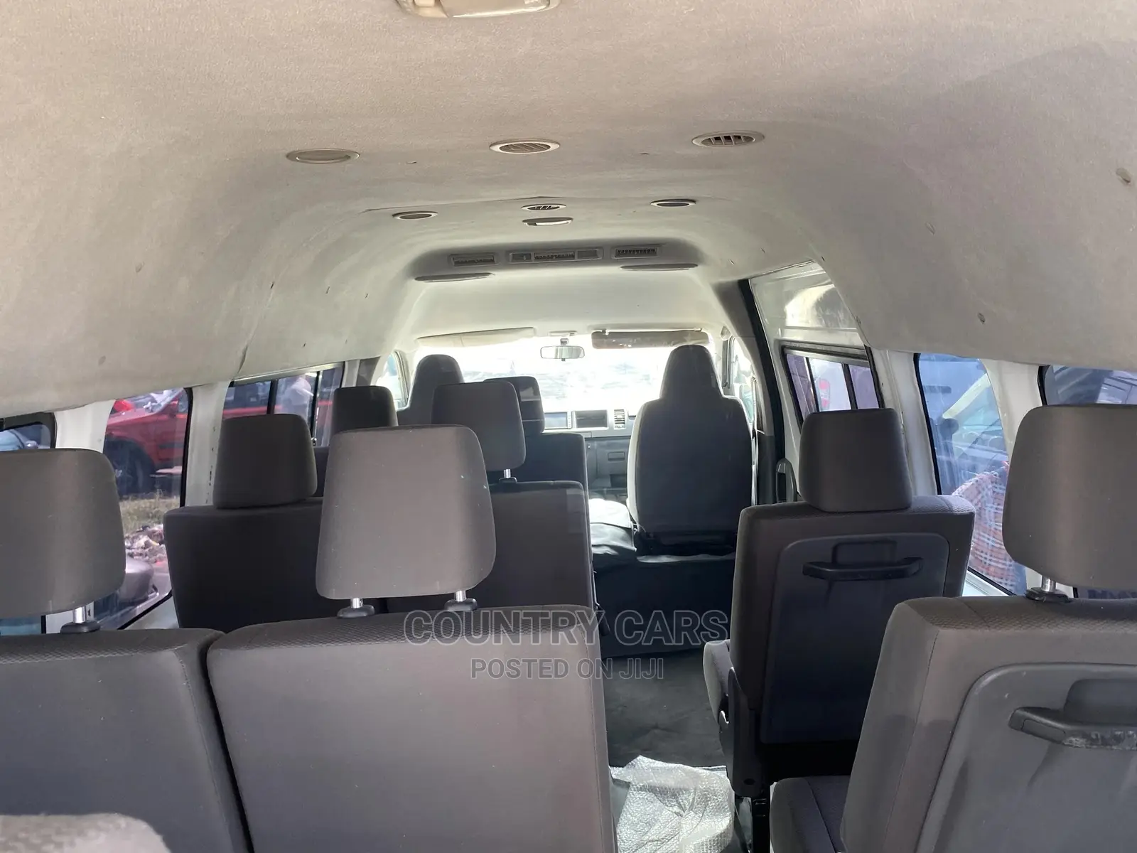 Toyota HiAce 2013 White