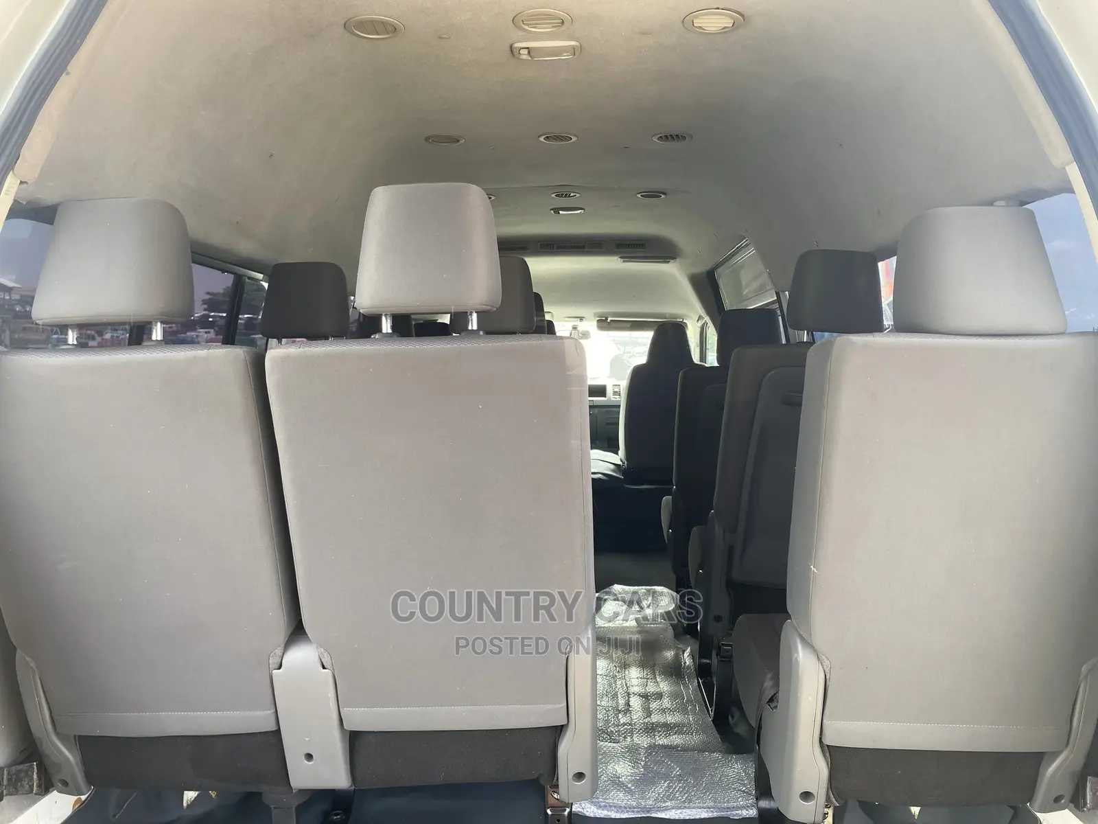 Toyota HiAce 2013 White