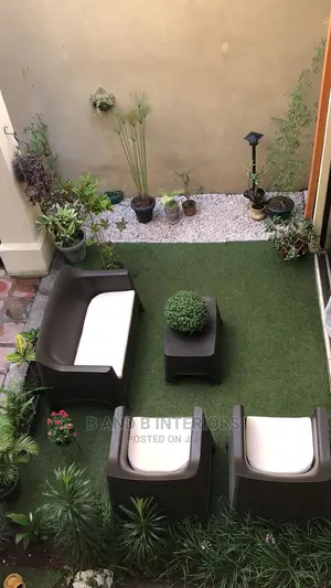 Wall Flowers Designs and Decor
