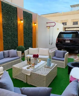 Wall Flowers Designs and Decor