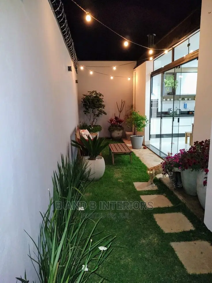Wall Flowers Designs and Decor