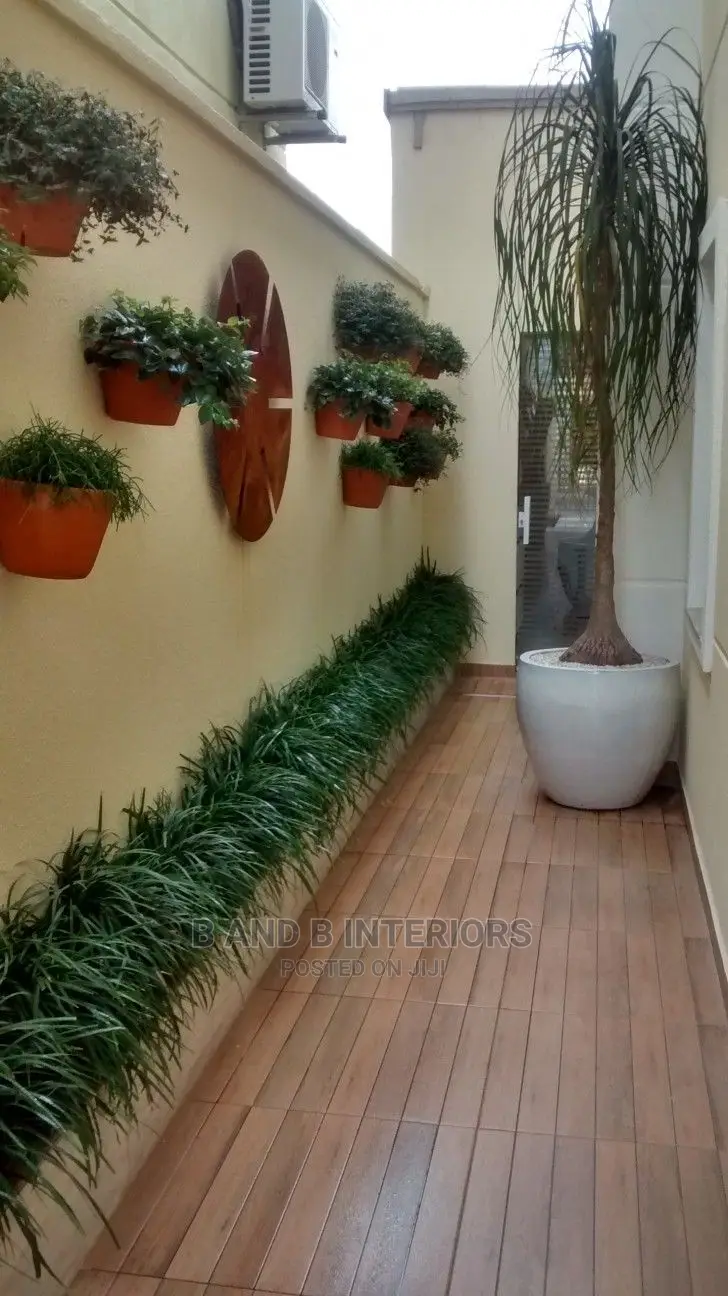 Wall Flowers Designs and Decor