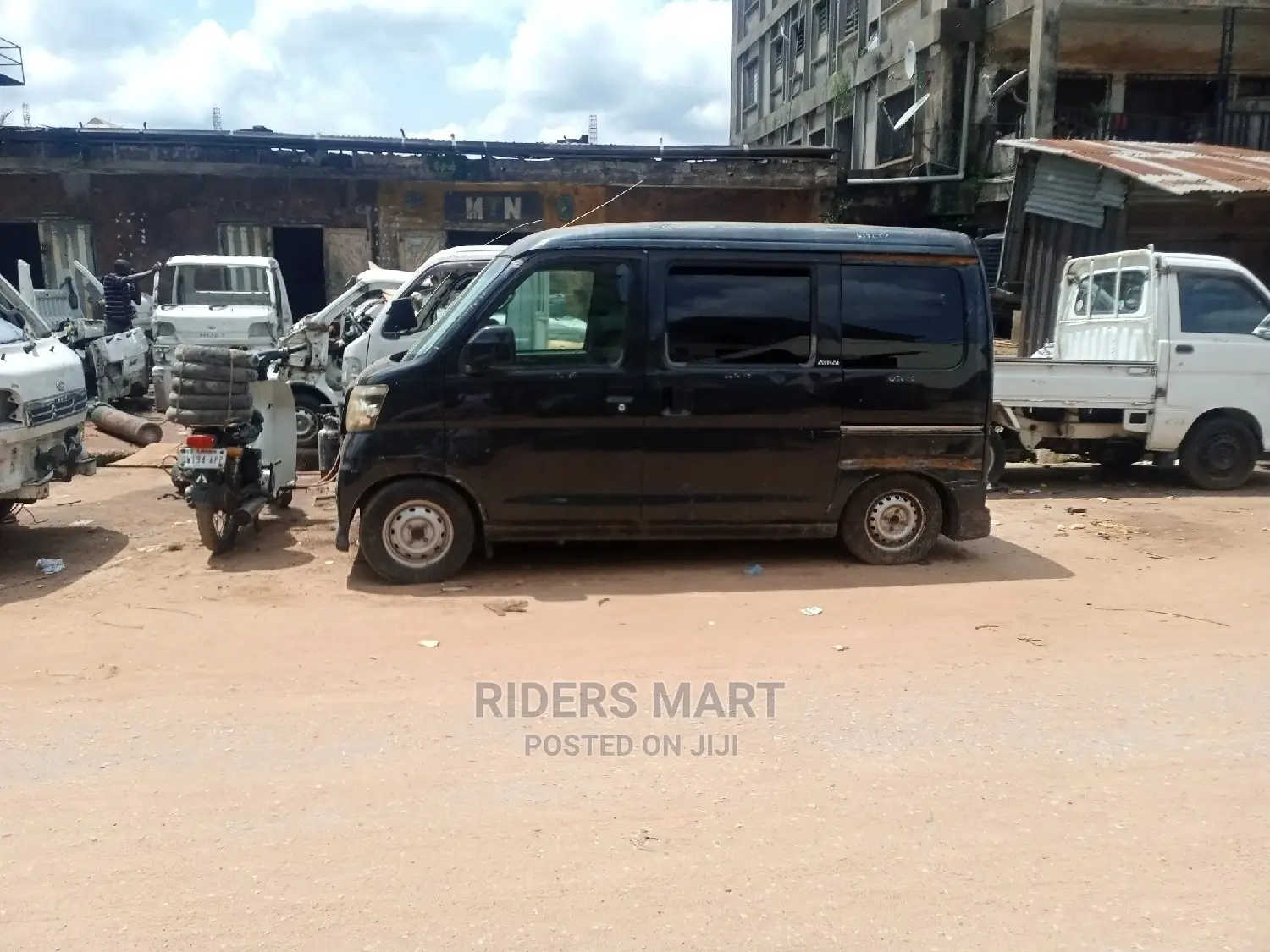 Daihatsu Hijet 2018 White