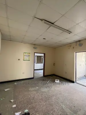 5bdrm Apartment in No, Ligali Ayorinde for rent