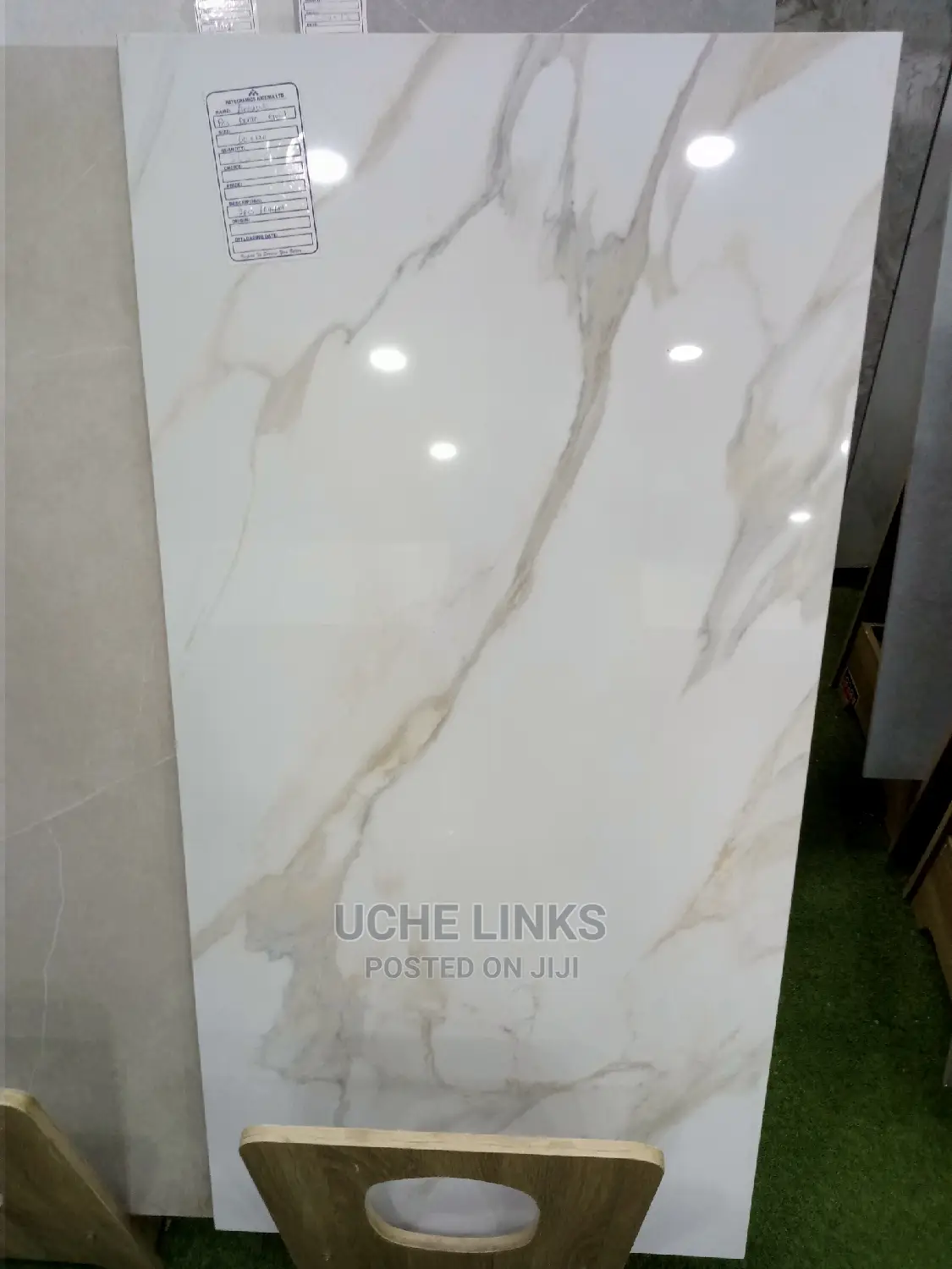 Spacial Glossy Tiles
