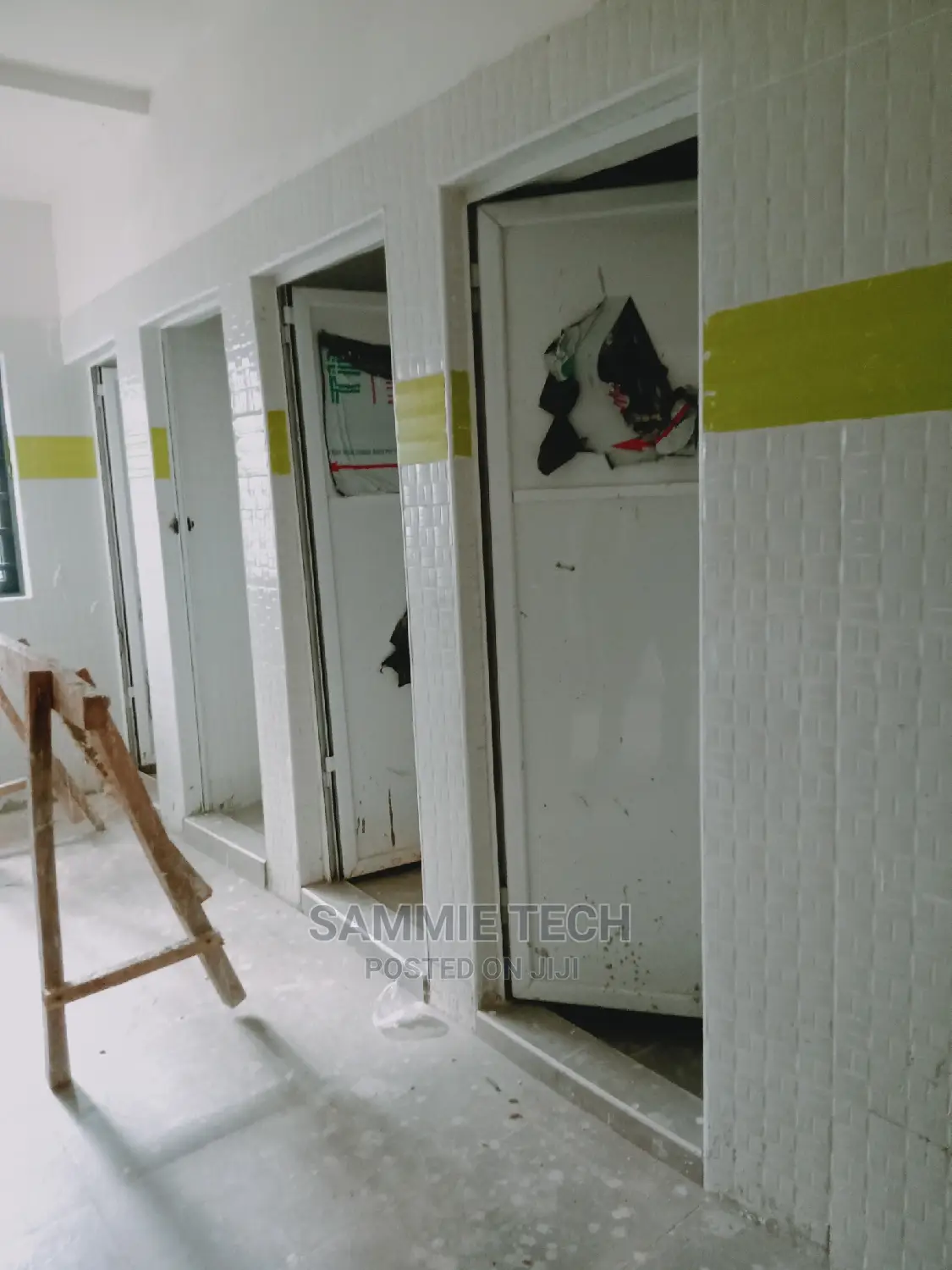 Aluminum Toilet Doors